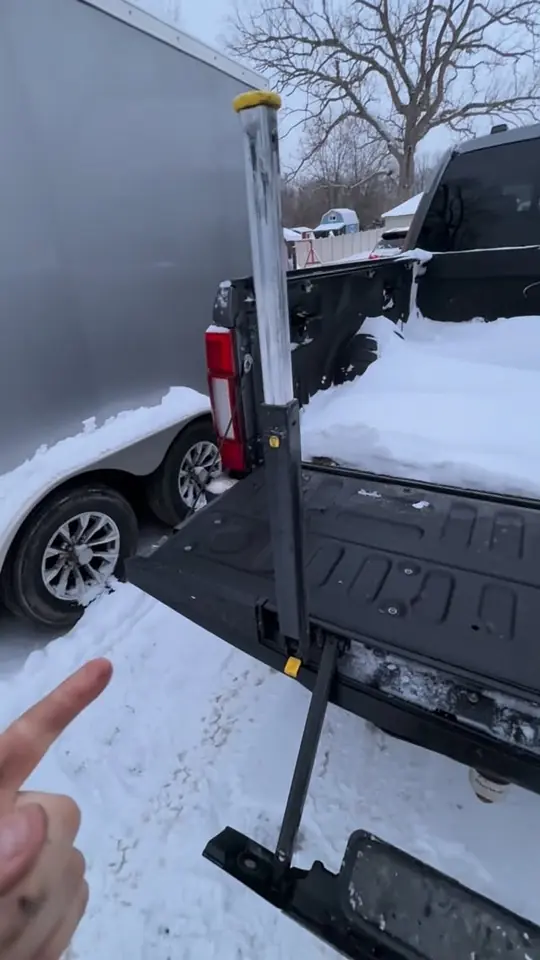 Truck tailgate step